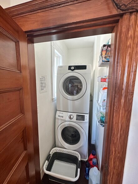 Building Photo - 6 Oswald St