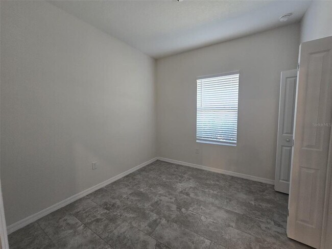 Building Photo - 546 Imperial Pl