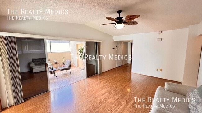 Building Photo - 999 Mancha Real Dr