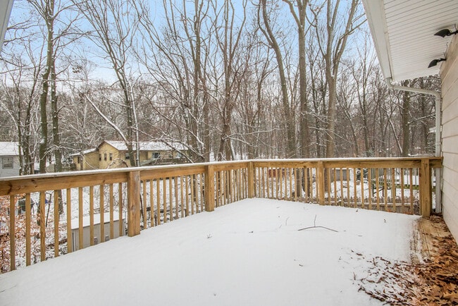 Building Photo - 5671 Christie Ave - Gorgeous 4 Bed