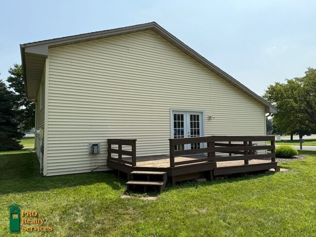 Building Photo - 3 Bedroom Home **Half off August Rent with...