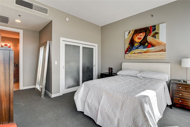 Building Photo - 4575 Dean Martin Dr
