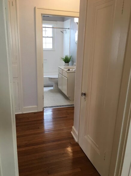 Entrance to bathroom - 123 E Norwood Ct