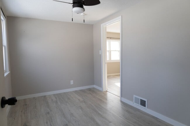 Building Photo - UPDATED 3 Bedroom 1 Bathroom single family home