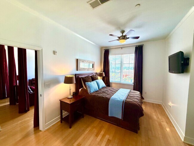Building Photo - Pristine 1 bedroom, 1 bath in Perkins Rowe