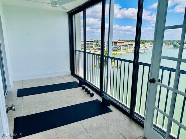 Building Photo - 2750 Gulf Shore Blvd N