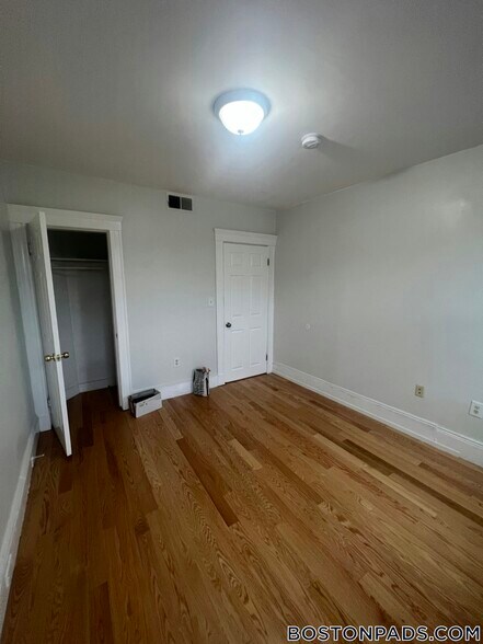 Building Photo - 800 Washington St