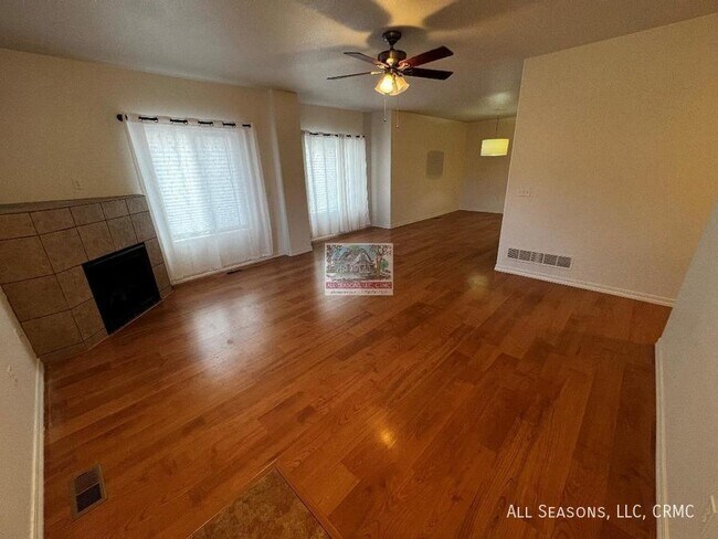 Building Photo - 1550 Little Bear Creek Point #102