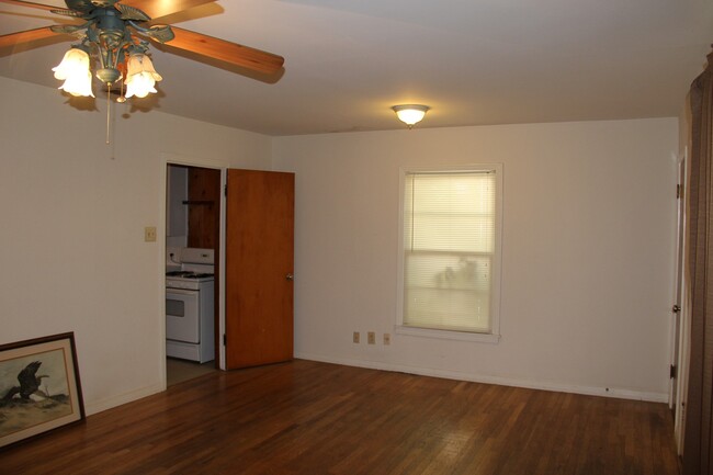 Building Photo - 4405 Erath Ave