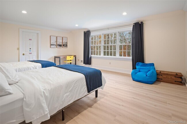 Building Photo - 11 Lost Nations Rd