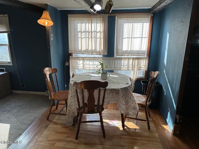 Building Photo - 98 Point Breeze Rd