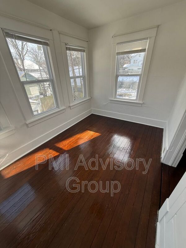 Building Photo - 1236 SW Jewell Ave