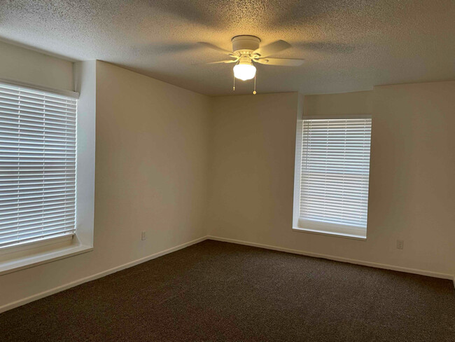 Building Photo - 1347 65th Dr