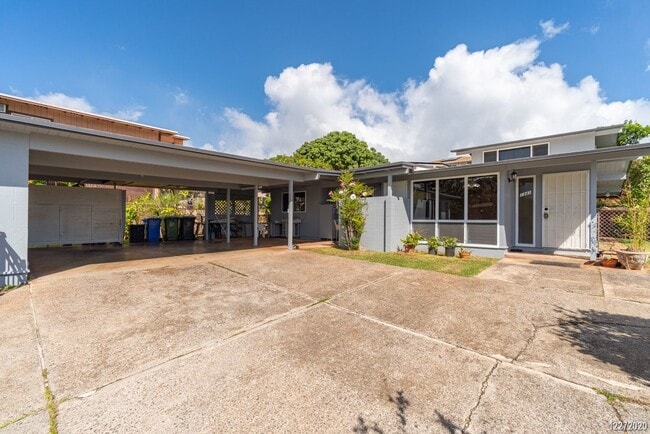 Building Photo - Fully Renovated 1BR/1BA/1PKG in Pearl City.