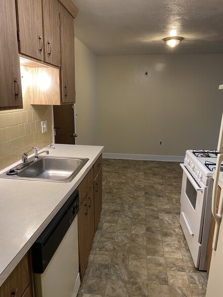 Kitchen/Dining Area - 20 Park St