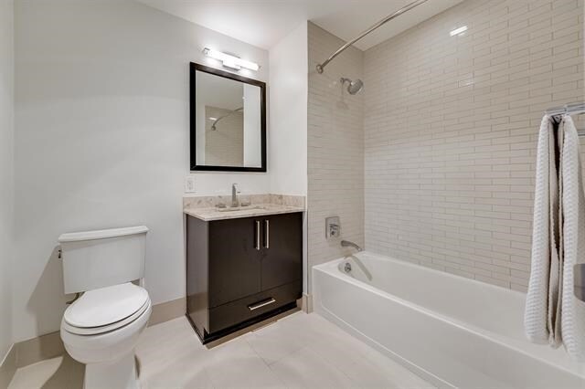 Building Photo - 1100 Maxwell Ln