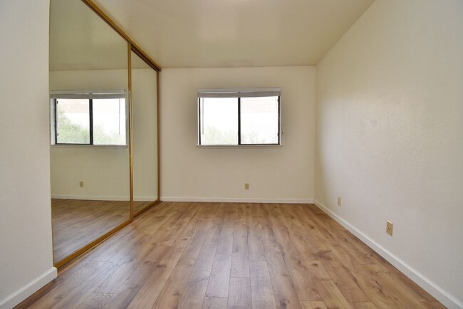 Building Photo - COMING SOON! |  $2,390 / 2 BR - CONVENIENT CASTRO VALLEY LIVING: CONDO WITH GARAGE, STORAGE & PLA...