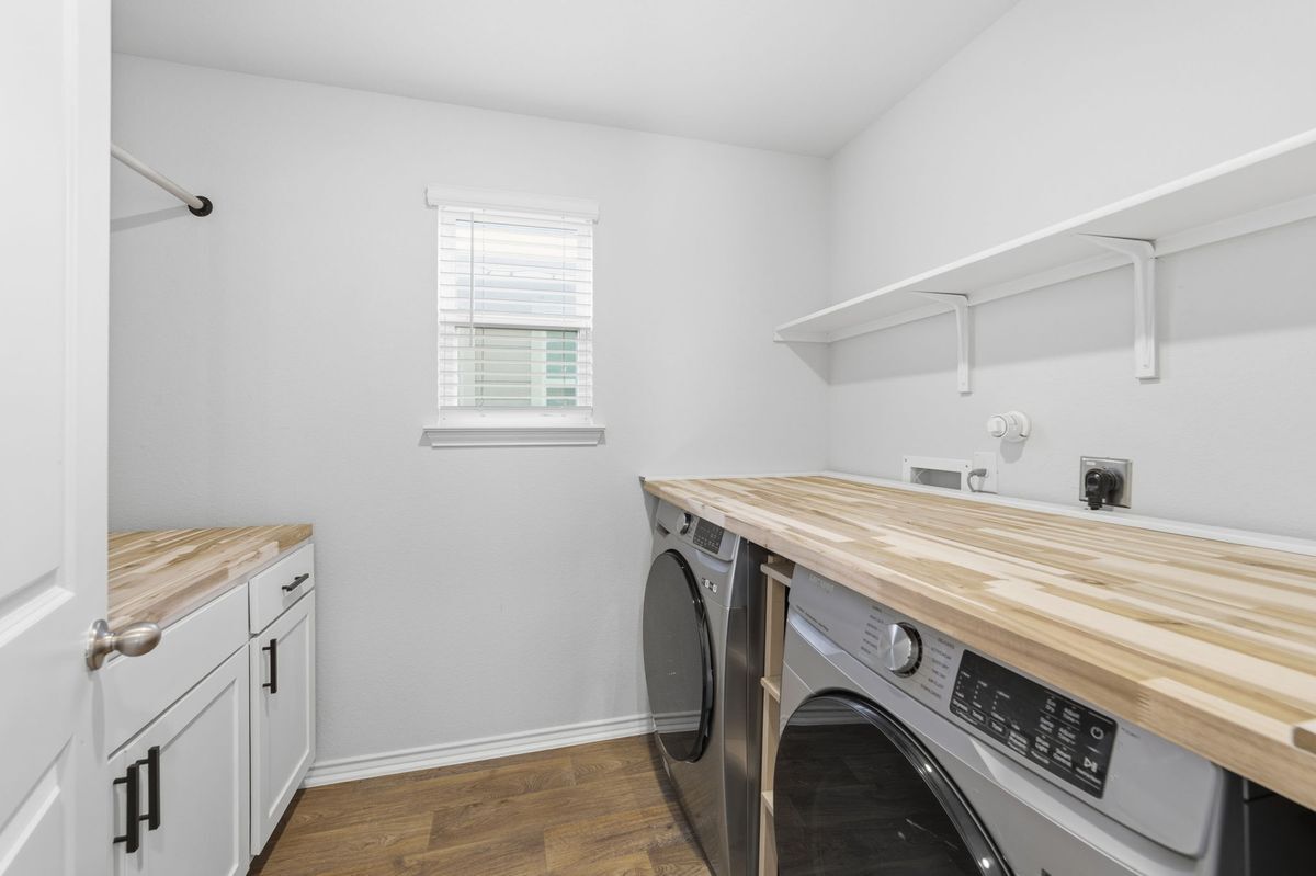 Building Photo - 10019 Bur Sedge