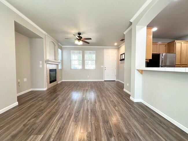 Building Photo - Rosevilles desirable Highland Reserve neighborhood