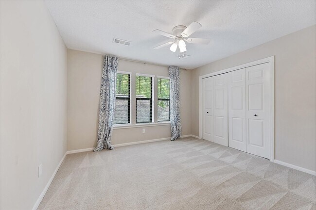 Building Photo - 41 Sweetleaf Ct
