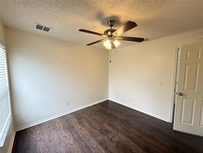 Building Photo - 159 Stillwater Dr