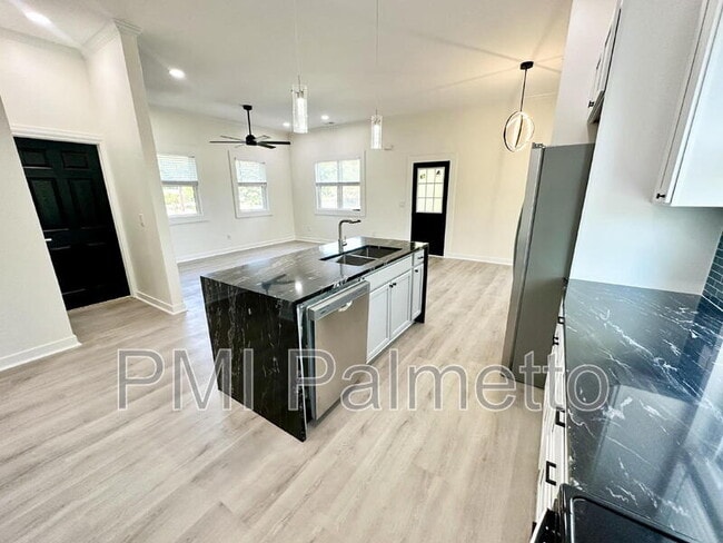 Building Photo - 1121 Zeigler St