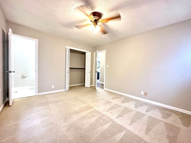 Building Photo - 28 Leonard Dr