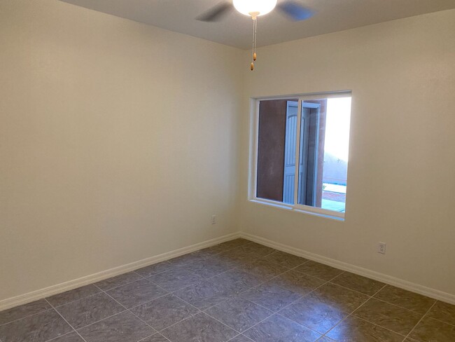 Building Photo - 2 Bedroom in a Gated Community