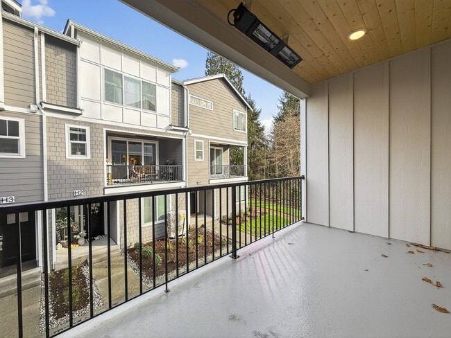 Building Photo - 1322 194th St SE