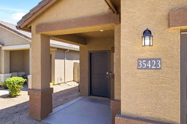 Building Photo - 35423 W San Sisto Ave