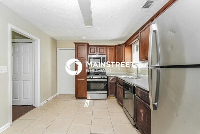 Building Photo - 4 Bedroom Pet-Friendly Home in SNELLVILLE, GA with Main Street Renewal