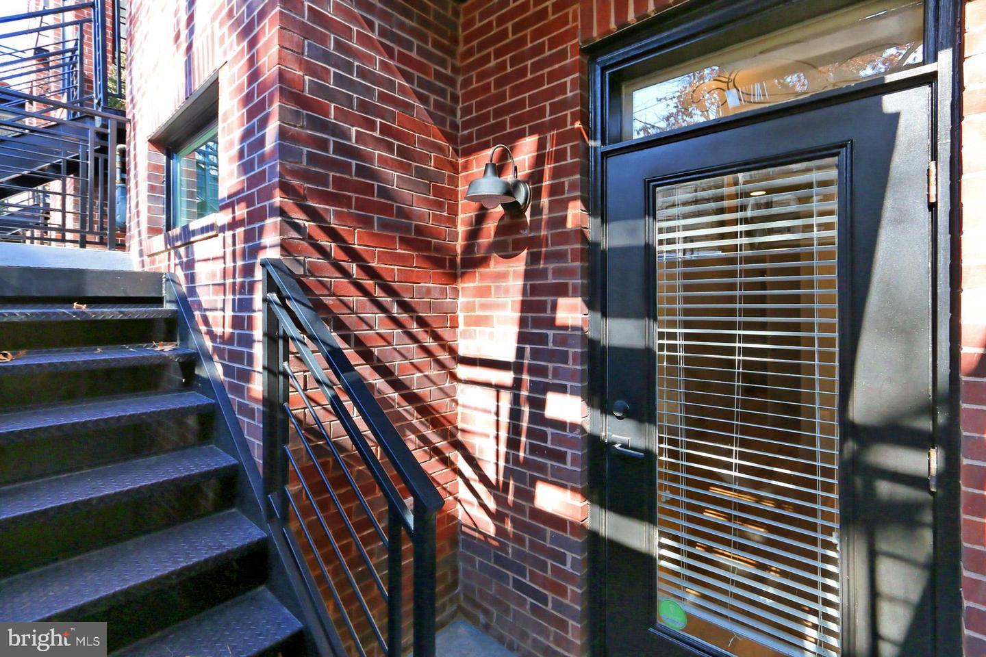 Building Photo - 523 Longfellow St NW