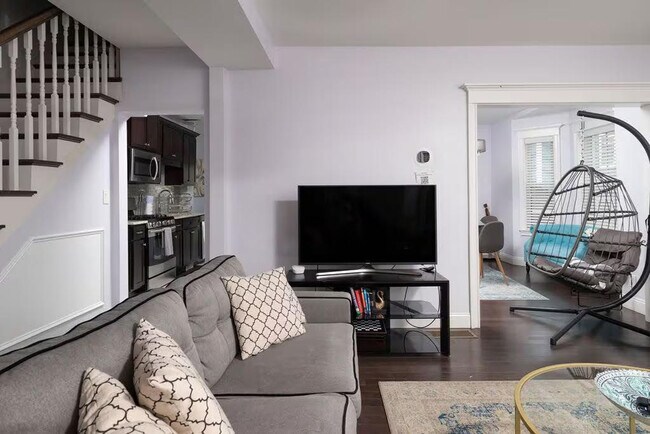 Building Photo - 810 Broadway-SI ID1511377P