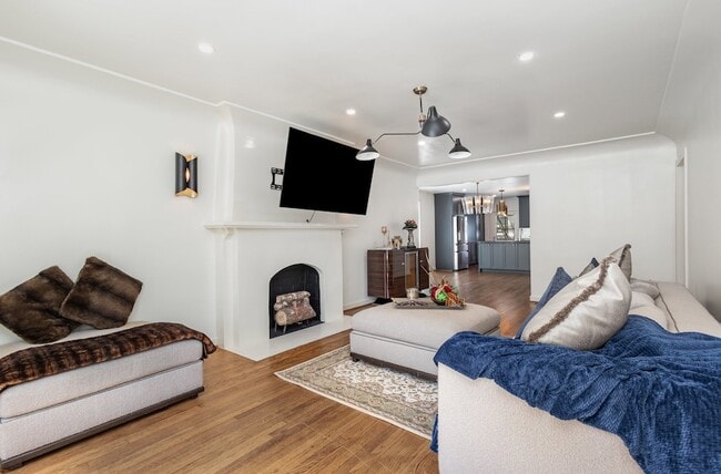 Building Photo - 4148 Normandy Ave