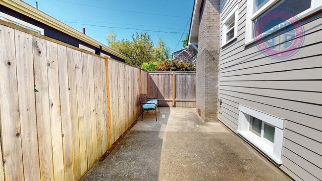 Building Photo - 2626 SE 64th Ave