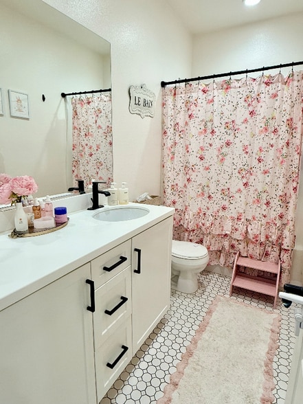 Building Photo - 113 Ave Citron