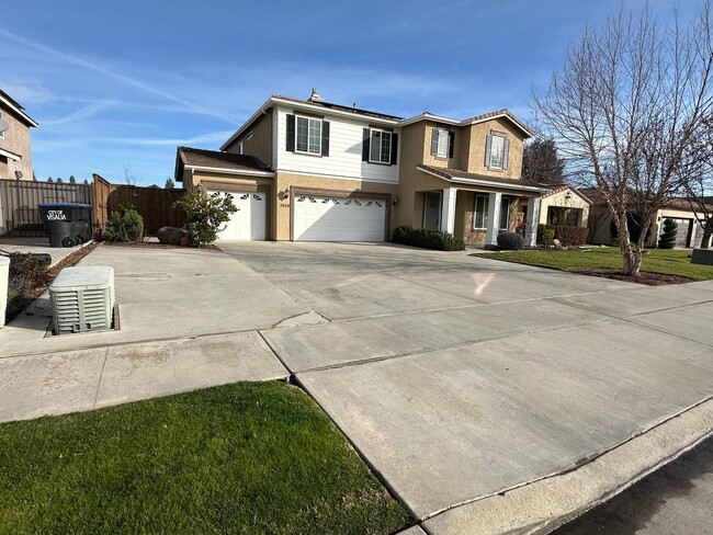 Building Photo - Two Story Home located in the Foxwood Estates