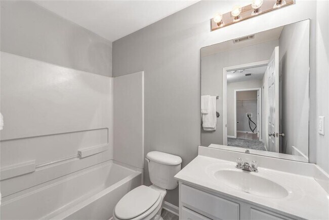 Building Photo - 268 Balaban Cir