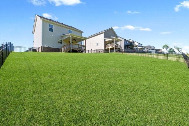 Building Photo - 3 Bedroom 2 1/2 Bath Pet Friendly Home For Rent!