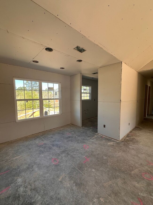 Building Photo - 4 Bed 3 Bath Brick Home