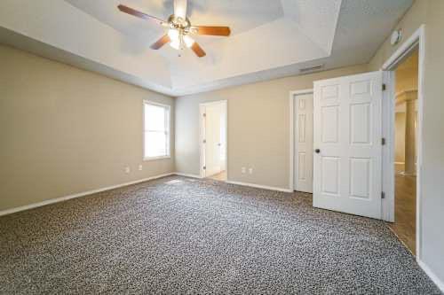 Building Photo - 905 Castlerock Way