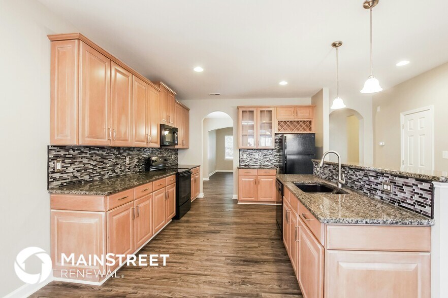 Building Photo - 4220 High Shoals Dr