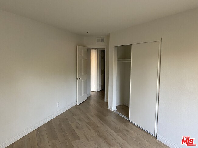 Building Photo - 675 Oak Run Trail