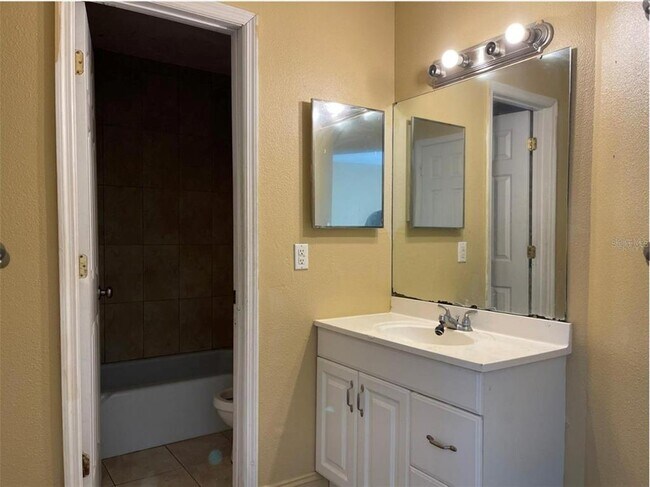 Building Photo - 2510 Lemon Tree Ln