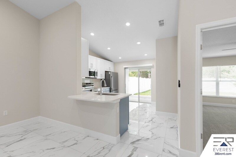 Building Photo - 16 Zoffer Ct