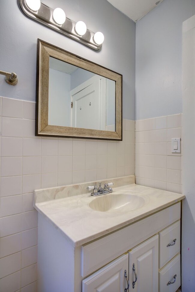 Building Photo - 3 bed 1 bath on Knob Creek Rd. near Johnso...