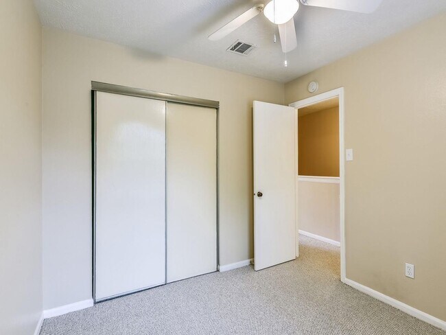 Building Photo - 14819 Cobre Valley Dr