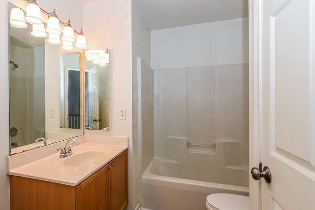 Building Photo - 9740 Faires Farm Rd