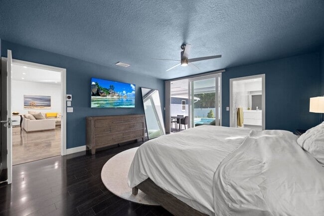 Building Photo - 930 NW 4th Ct