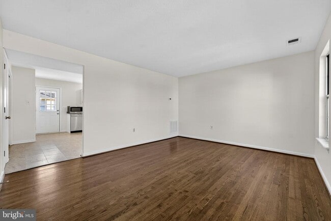 Building Photo - 352 Valley Mill Rd